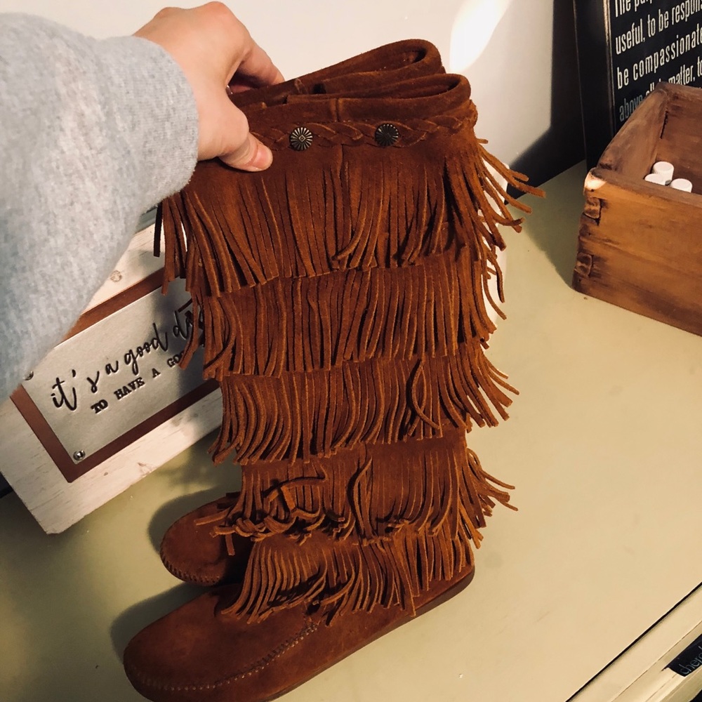 Minnetonka Fringe Boots size 10